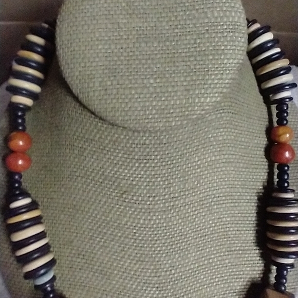 Black white brown huge African ethnic tribal wood beaded necklace - Picture 5 of 5